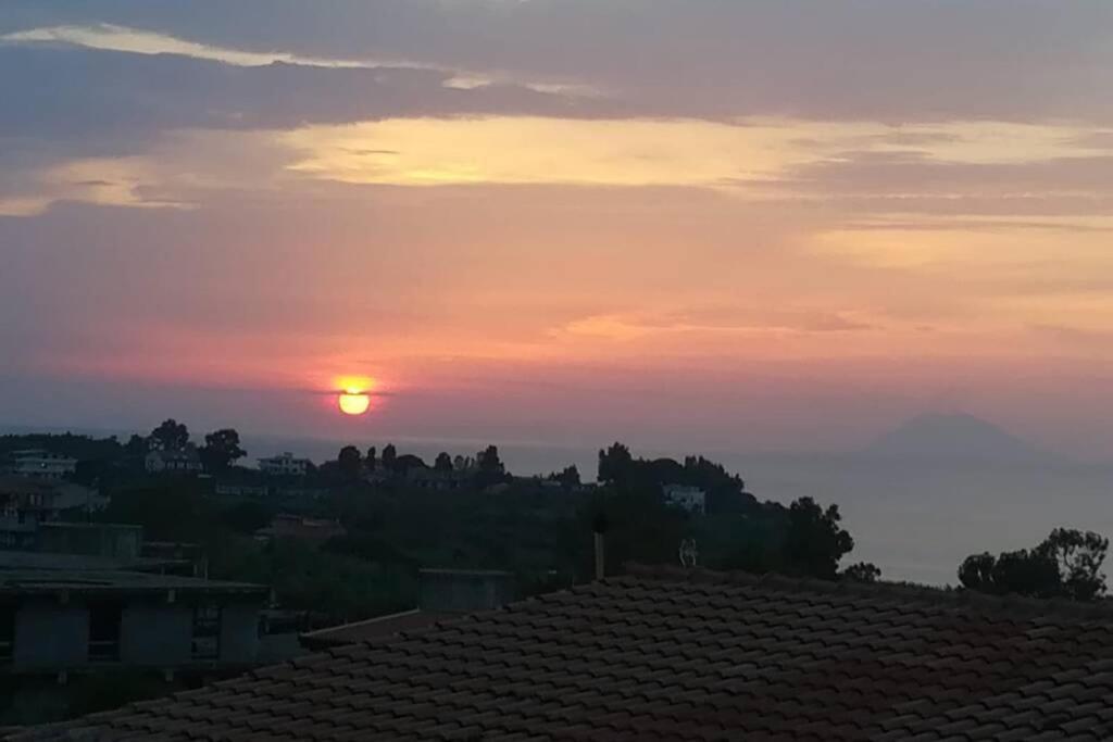 Appartamento Orizzonte Stromboli Тропея Экстерьер фото