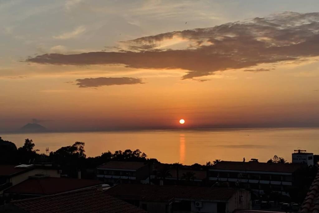 Appartamento Orizzonte Stromboli Тропея Экстерьер фото