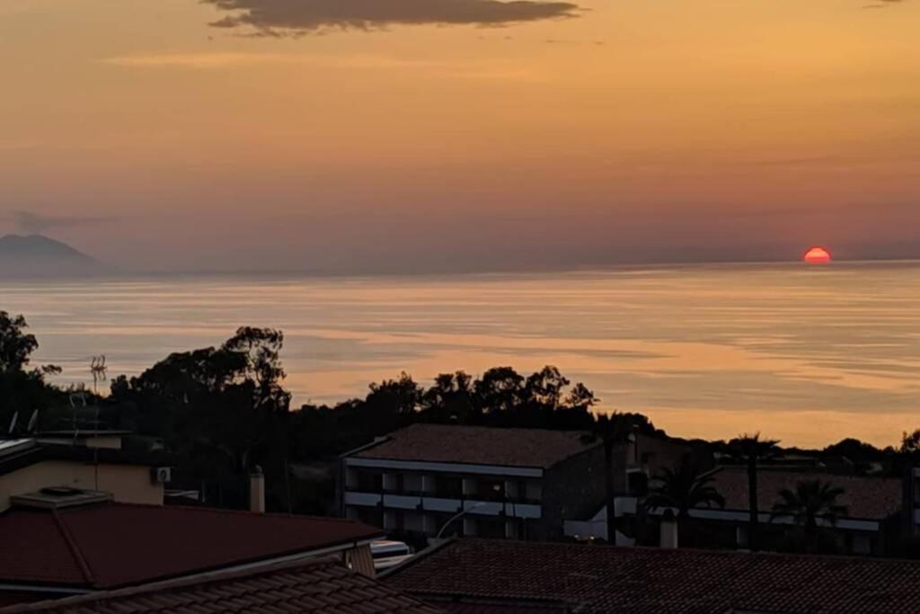 Appartamento Orizzonte Stromboli Тропея Экстерьер фото